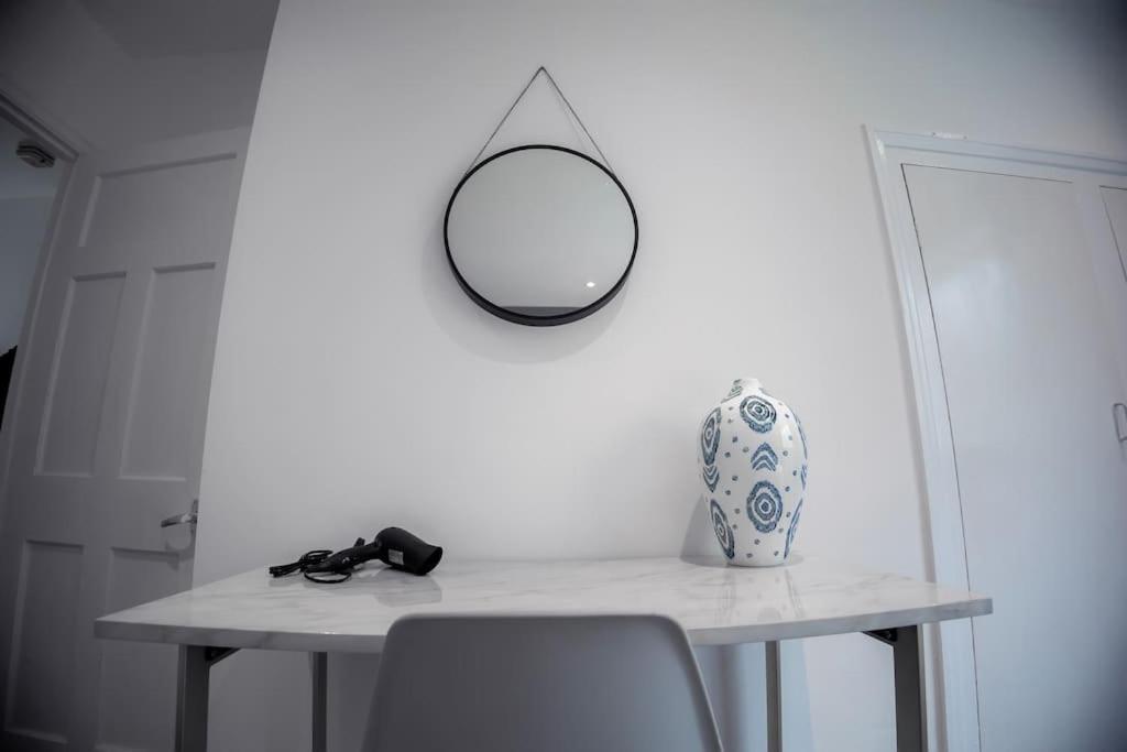Isinmi Home - Close To Mcr City Manchester Extérieur photo